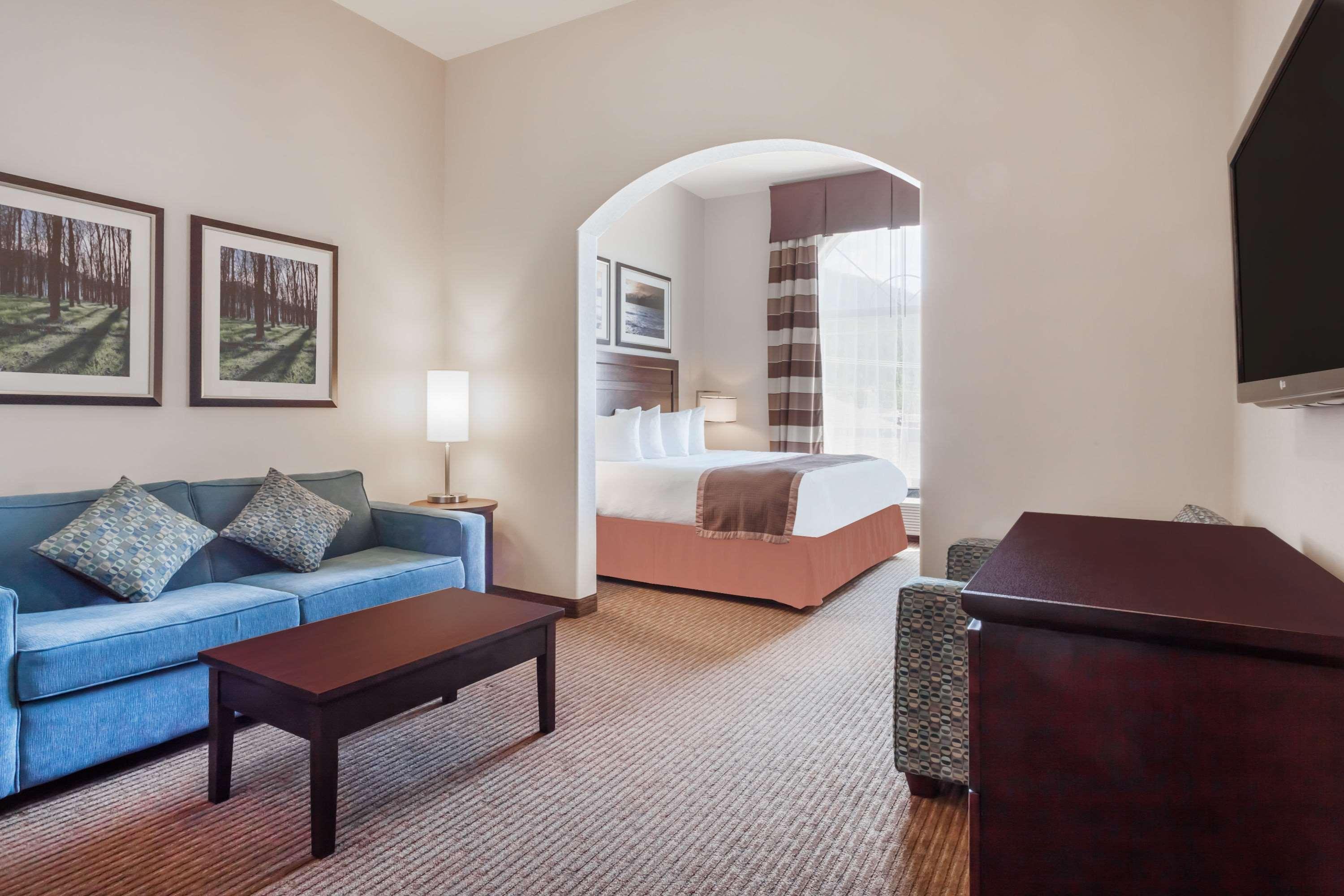 Ramada By Wyndham Creston Hotel Kültér fotó