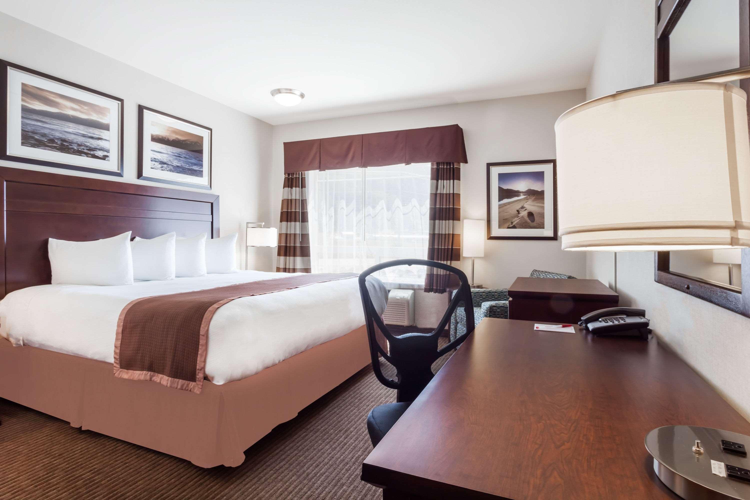 Ramada By Wyndham Creston Hotel Kültér fotó